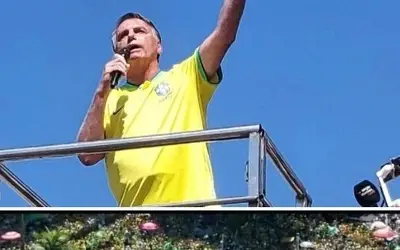 Milhares de seguidores apoiam Bolsonaro em ato neste domingo